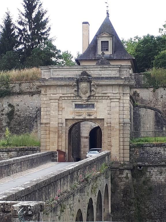 Entre Estuaire Et Citadelle Apartment Blaye Ngoại thất bức ảnh